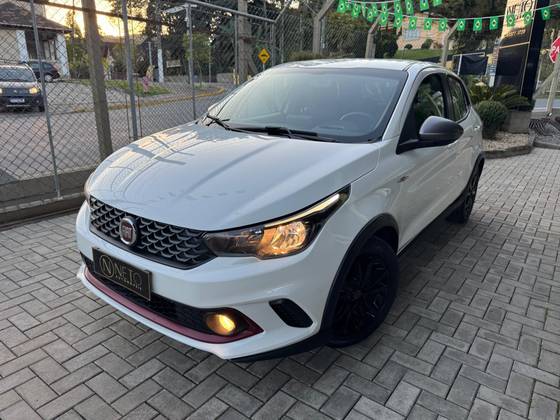 FIAT ARGO 1.8 E.TORQ FLEX HGT AT6 FIAT ARGO 1.8 E.TORQ FLEX HGT AT6